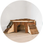 una casita de madera para roedores